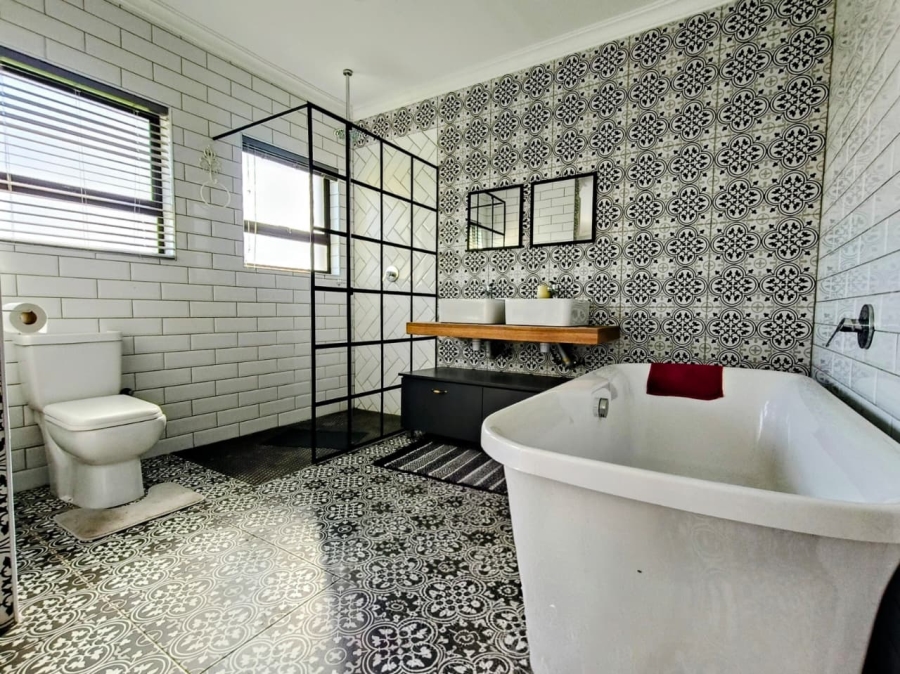 3 Bedroom Property for Sale in Aston Bay Eastern Cape